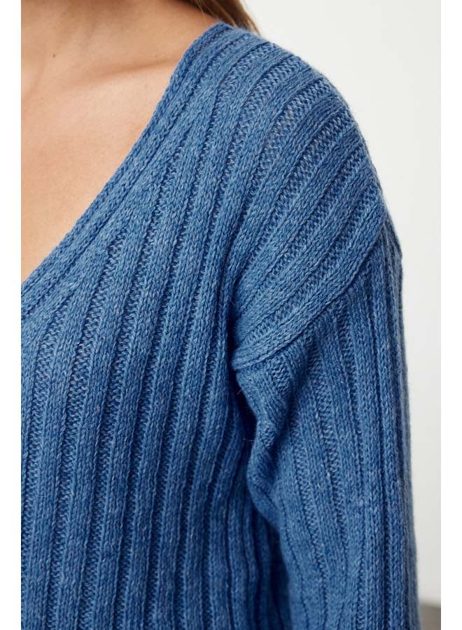 trendyol Dark Blue Wool Wide Fit Crop Basic Knitwear Sweater TWOAW23KZ01844 - Image 4