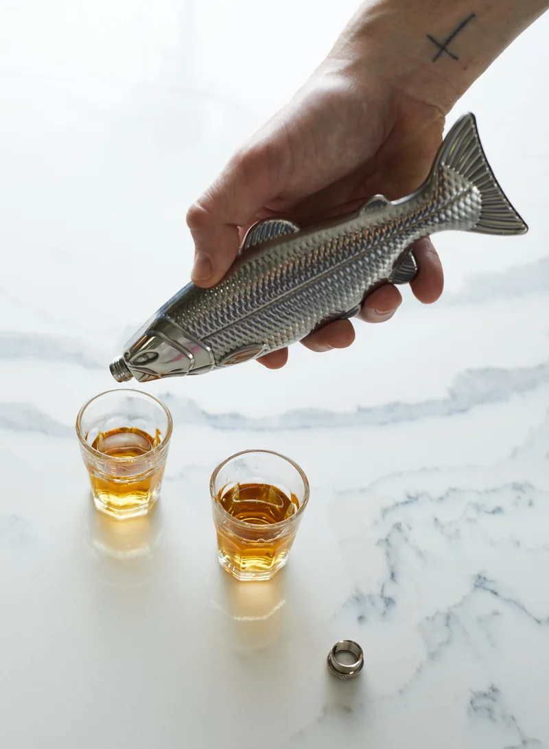 جنتلمنز هاردوير Fish Hip Flask - Prize Catch 4.5 fl.oz/130ml