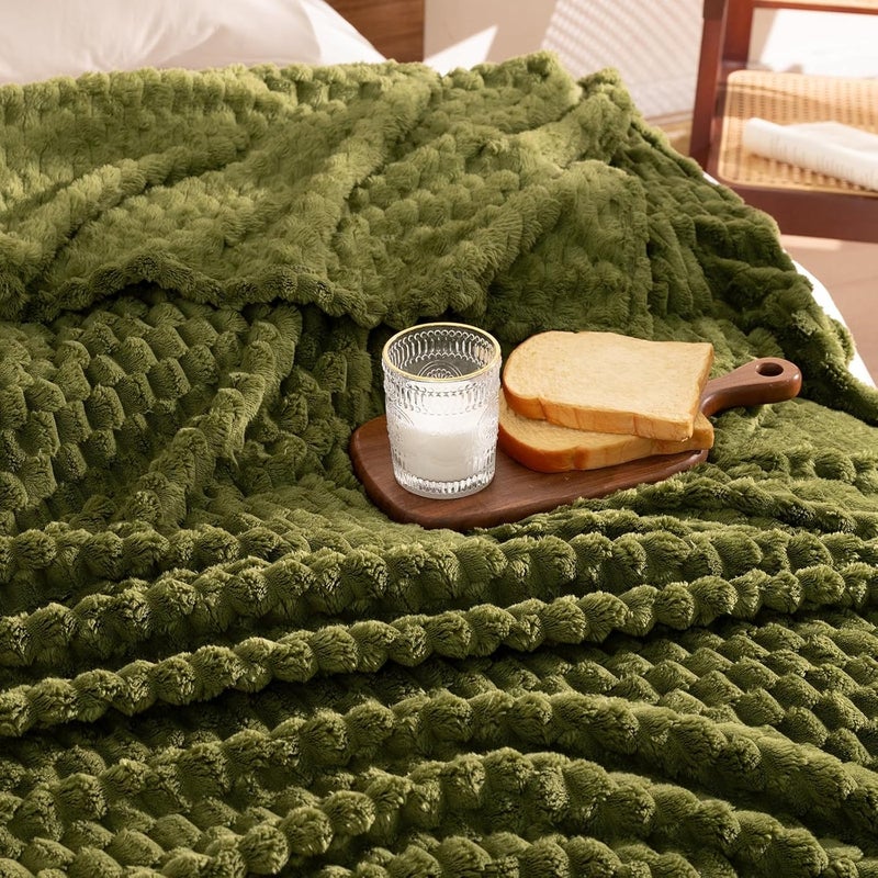 David's Home Twin size (165cm x 230cm) Ultra Soft Fleece Blanket Size, Lightweight 3D Jacquard Flannel Blanket, Fluffy & Plush Suitable for Bed Room Decor, Olive Green - Image 2