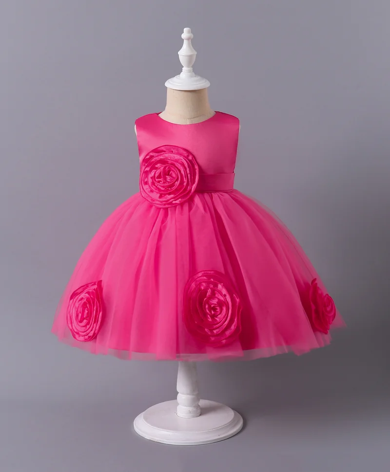 مارك وميا فستان حفلات بدون أكمام بتفاصيل فيونكة وتطريز زهري ثلاثي الأبعاد من مارك وميا - فوشيا