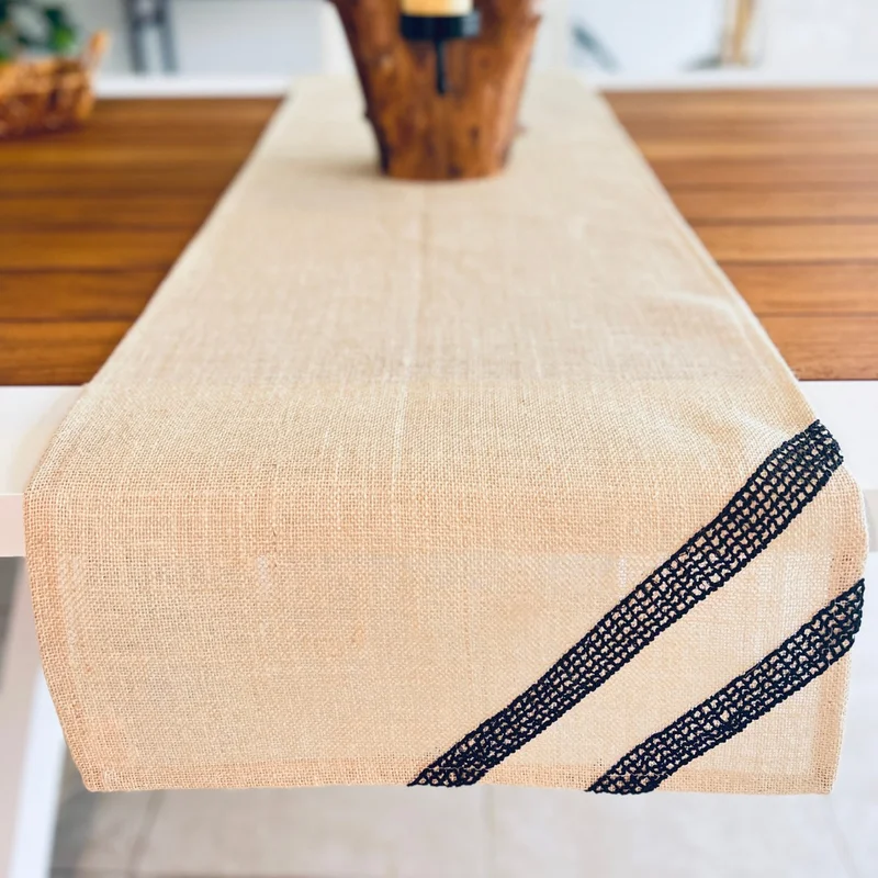 Desenİzmir PatternIzmir Black Embroidered Linen Linen Runner Cover