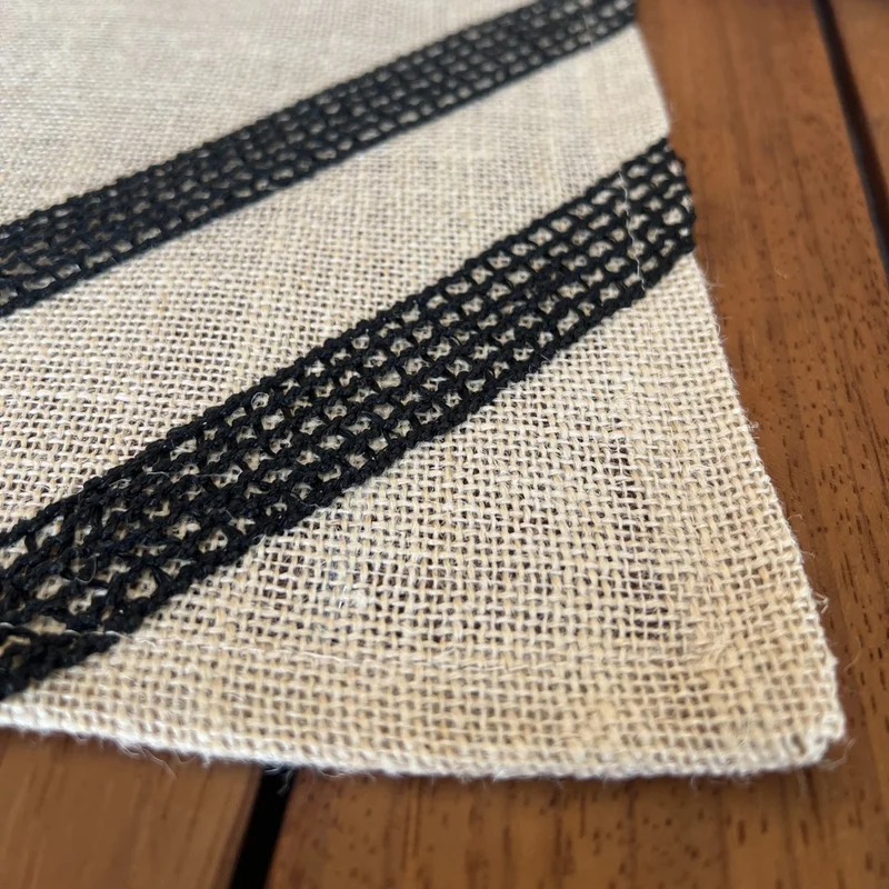 Desenİzmir PatternIzmir Black Embroidered Linen Linen Runner Cover