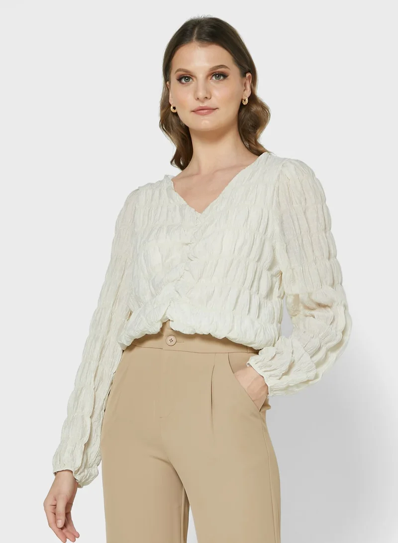 ELLA Rocuhed Detail Top
