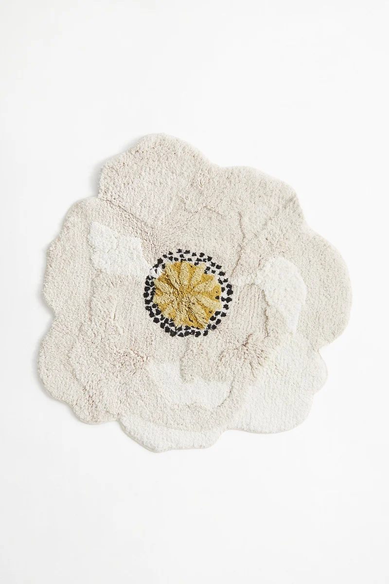 H&M Tufted flower-shaped bath mat