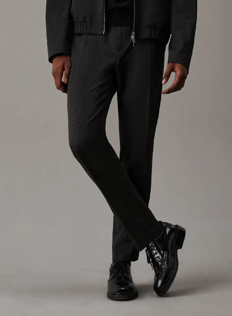 كالفن كلاين بنطال من الفلانيل بقصة سليم مدببة