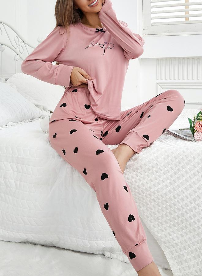 تايك تو طقم من بنطال بيجاما وتيشيرت بطبعة فيونكة - Image 4
