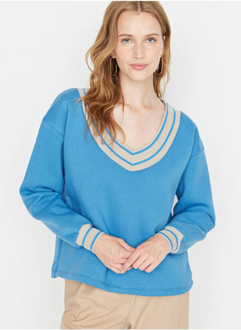 trendyol V-Neck Knitted Sweatshirt