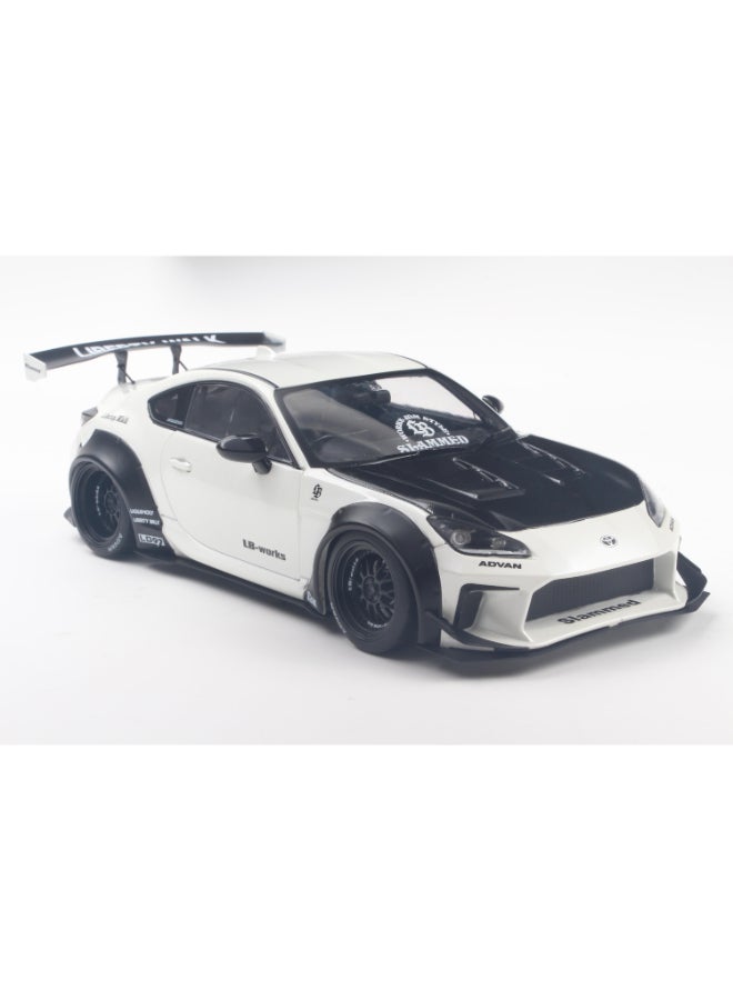 Solido Toyota GR86 LBWK Body Kit Pearl White 2024 Diecast Model Car, 1:18 Scale, Opening Front Doors, Steerable Wheels, Official Toyota Collector Display Model - Image 4