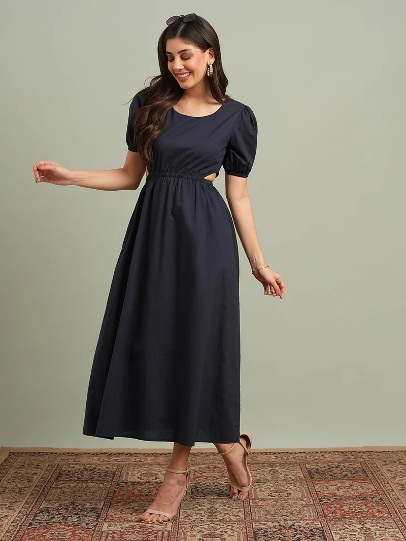 جلو باص فستان ميدي نسائي جلوبس أزرق كحلي بياقة مستديرة وأكمام منفوشة وتفاصيل مقصوصة