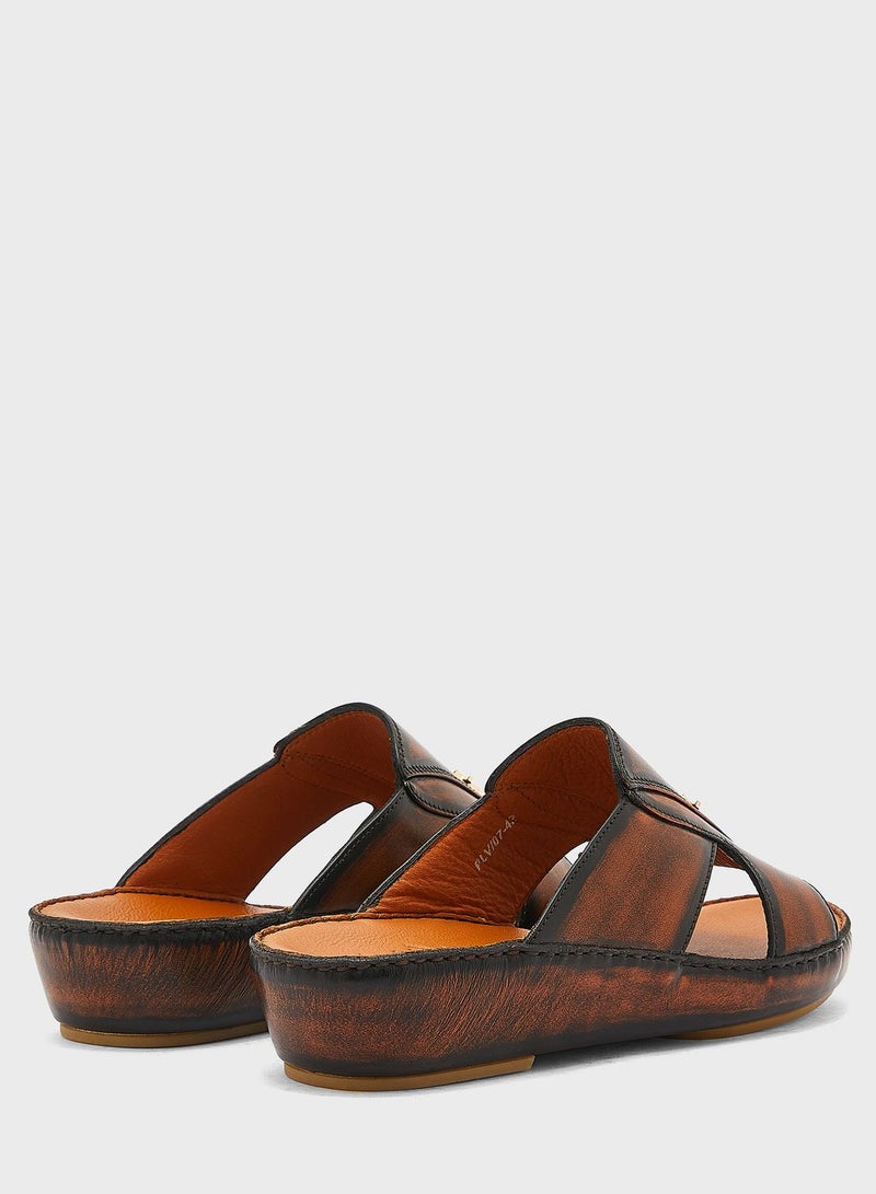 Posh La Vie Modern Classic Arabic Sandals - Image 4