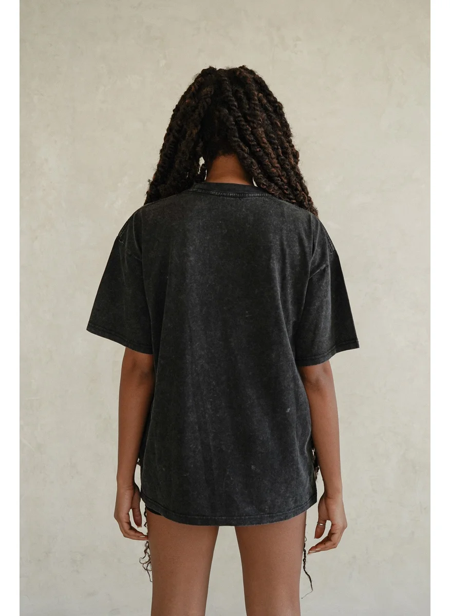 نوماد Women's Acid Wash Graphic T-Shirt
