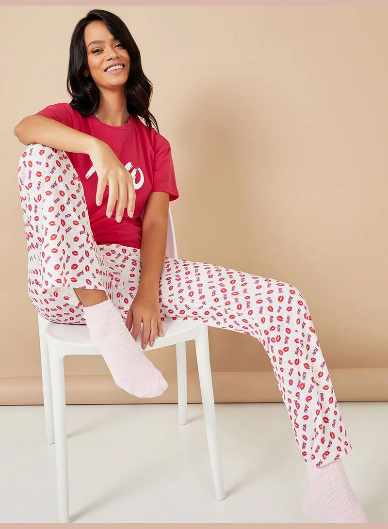 Styli XOXO Print Drop Shoulder T-shirt and Pyjama Set