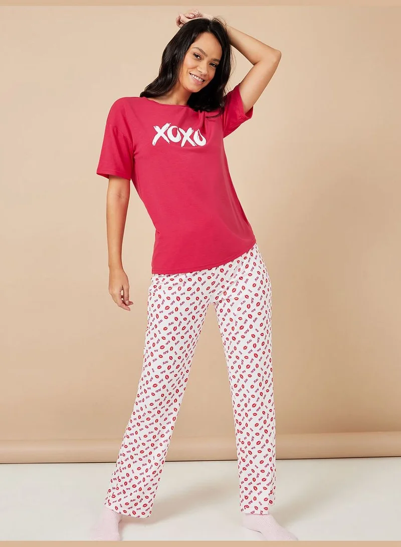 Styli XOXO Print Drop Shoulder T-shirt and Pyjama Set