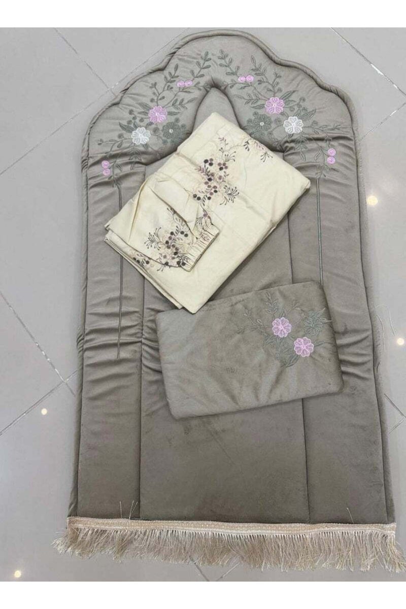Embroidered padded foam prayer rug with a Mard prayer shawl, excellent cool material - Image 2