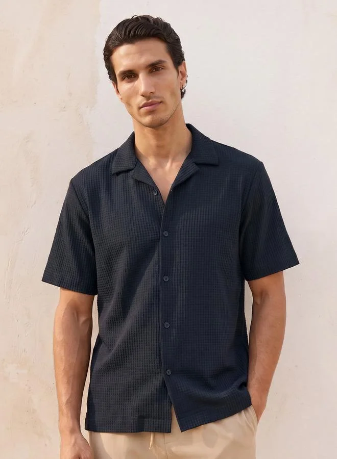 Iconic Iconic Regular Fit Camp Collar Textured Short Sleeves Shirt