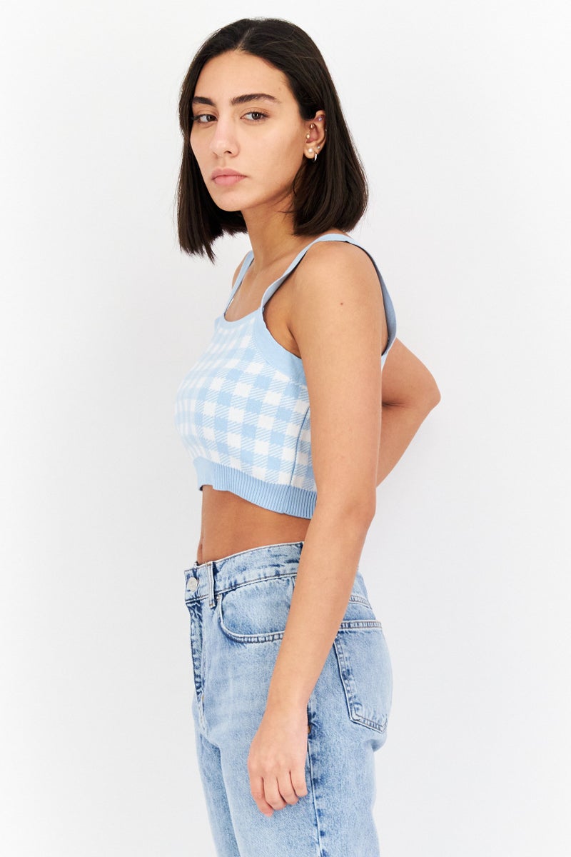 VERO MODA بلوزة نسائية بدون أكمام بتصميم مربع العنق، مزخرفة بمربعات، لون أزرق فاتح - Image 2