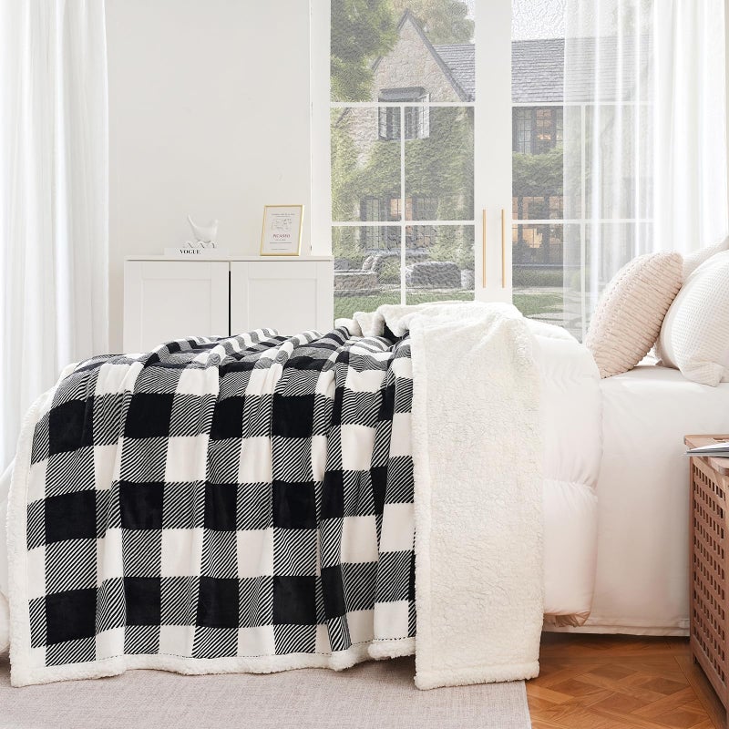 Pu Mei Sherpa Fleece Throw Blanket 80"" X 90"" Reversible Plush Fluffy Large Big Blanket Lattice Flannel Blankets For All Season Use  Black And White - Image 2