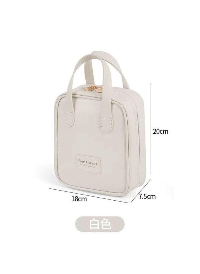 حقيبة مكياج فاخرة باللون البيج الفاتح – تصميم أنيق بسعة كبيرة و أقسام متعددة، مثالية للسفر أو الاستخدام اليومي - Image 3