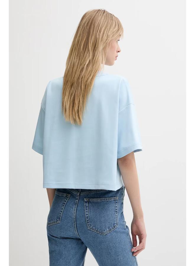 كالفن كلاين تيشيرت بياقة دائرية مزين بشعار العلامة التجارية - Image 2