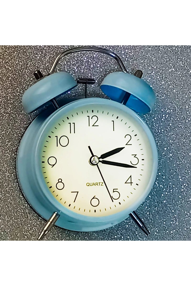 ساعة منبه كلاسيكية بجرس مزدوج مقاس 4 انش 4 حركة كوارتز صامتة بدون تكتكة ميكانيكية انالوج للاستيقاظ الصباحي - Image 1