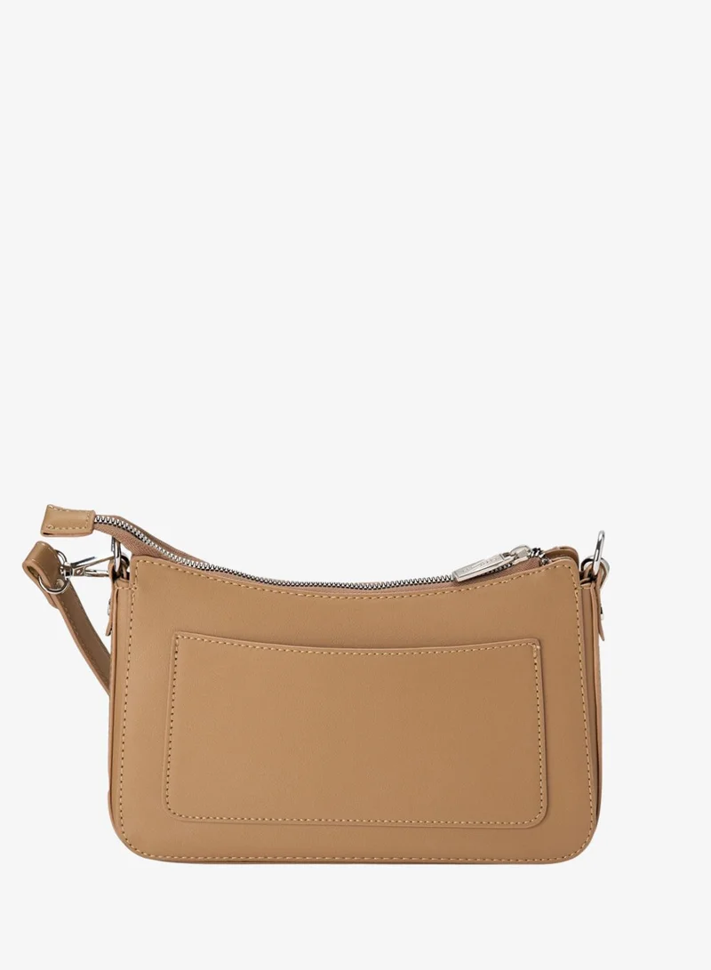 باتا حقيبة سلك منقوشة باللون البيج