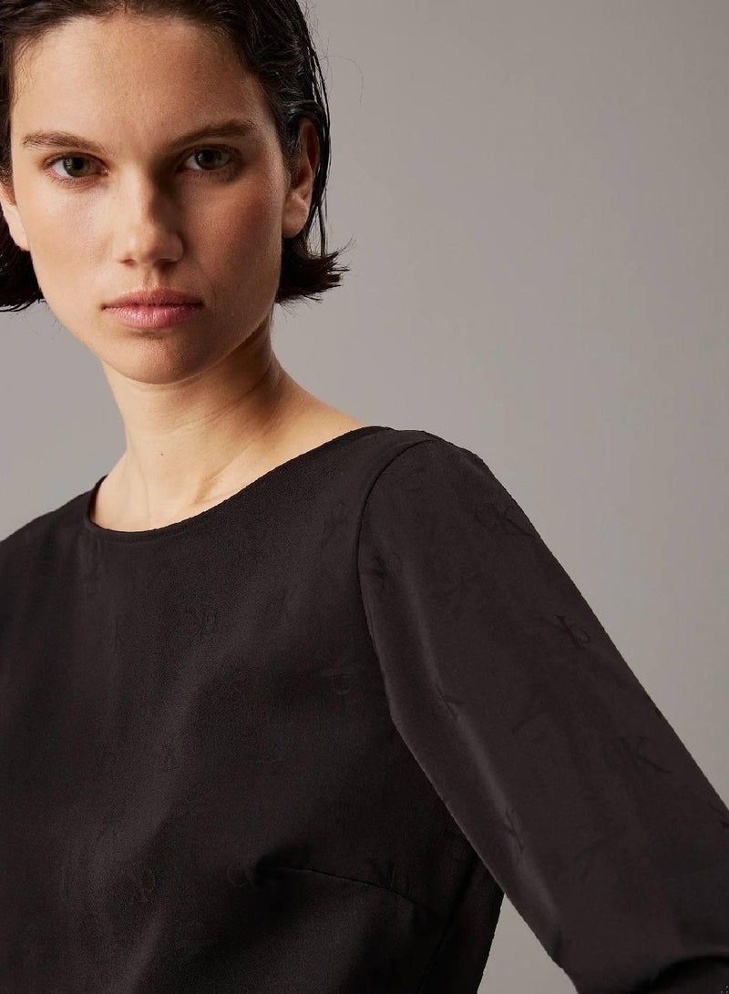 كالفن كلاين جينز فستان جاكار قصير من الساتان مزين بشعار كلفن كلاين - Image 3