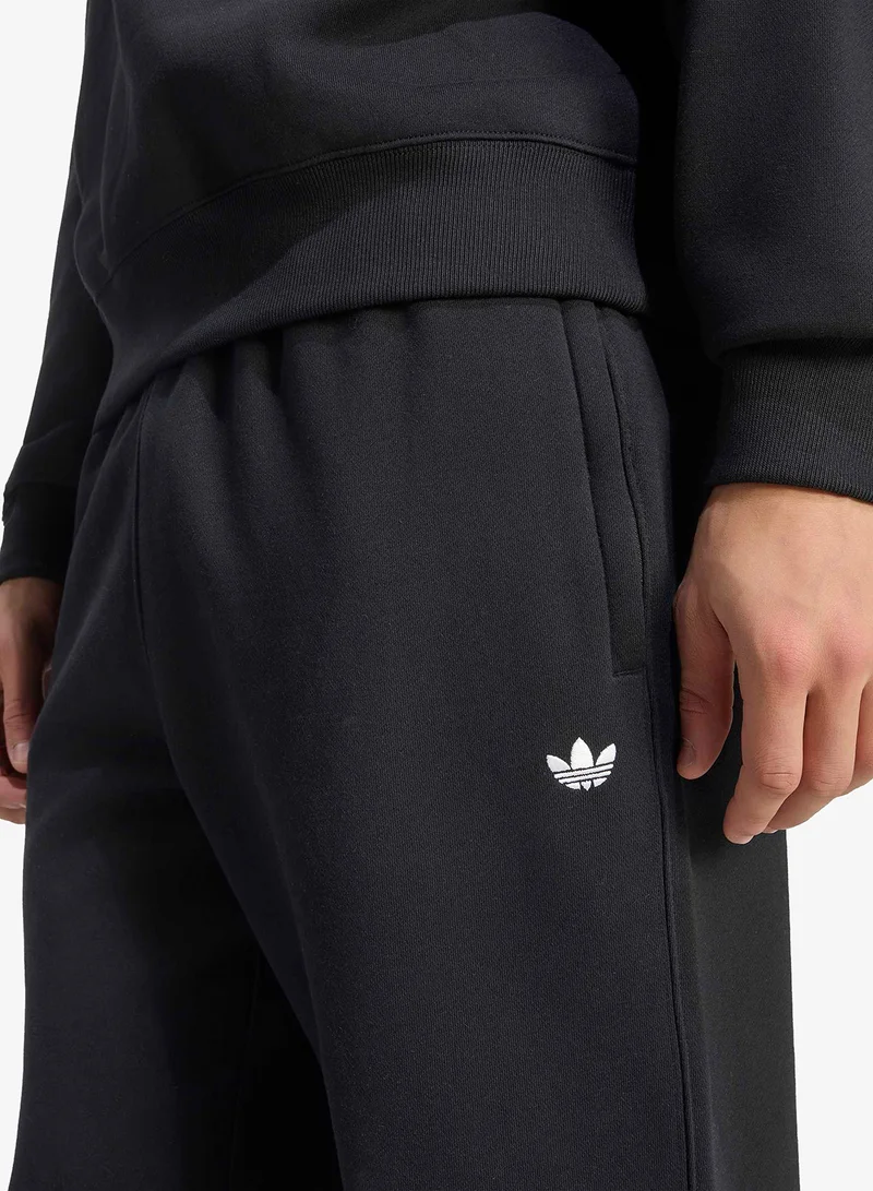 Adidas Originals BLACK Trefoil Essential Regular Fleece Joggers for Men | Best Price UAE