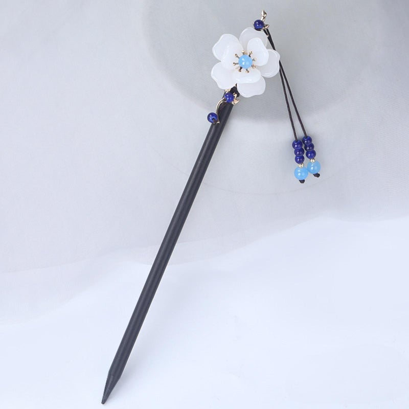 Floral tassel wooden disc hairpin with Hanfu cheongsam - Image 1