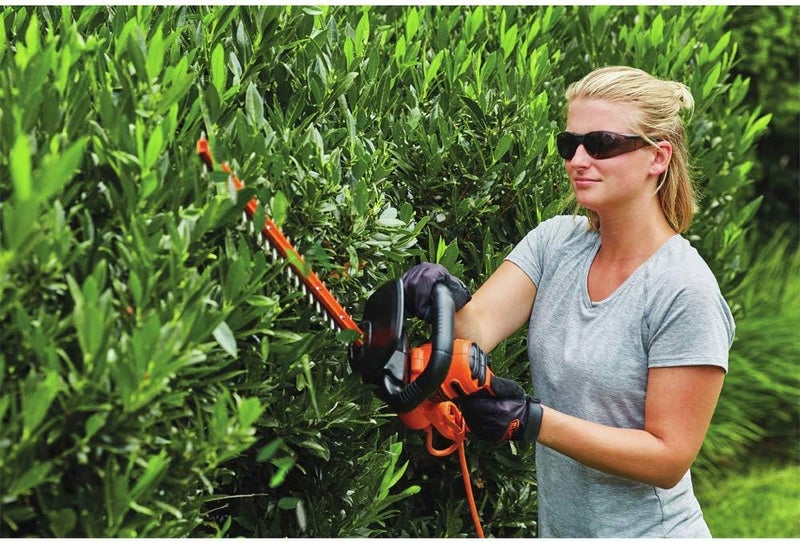 BLACK+DECKER 18-Inch Electric Hedge Trimmer (BEHT200) - Image 3
