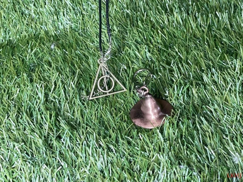 Magic Collector's Box: Elder Wand + Deathly Hallows Pendant + Sorting Hat Keychain + Platform 9 3/4 Ticket - Image 2