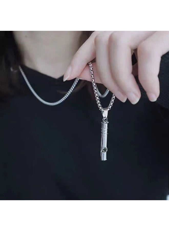 شابية [صافرة نجاة] صافرة نجاة طوارئ من التيتانيوم قطعة واحدة مع سلسلة بطول 24.5 بوصة - صافرة عالية من سبائك الزنك للتخييم والمشي لمسافات طويلة ومعدات السلامة أثناء السفر - أداة نجاة متينة في الهواء الطلق مع سلسلة من فولاذ التيتانيوم تدوم طويلاً، معدات نجاة للتخييم، أساسيات التخييم، لمسة نهائية معدنية أنيقة، ملحق برغي آمن، هيكل متين، للمتنزهين والمخيمين - Image 1