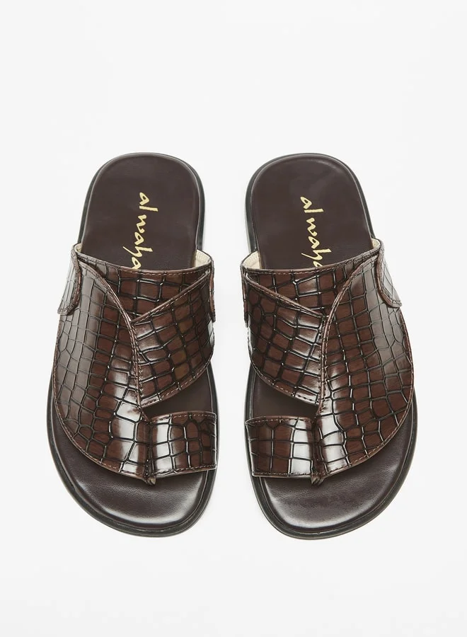 الواحة Boys Textured Slip-On Arabic Sandals