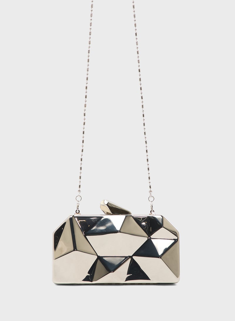 حقيبة يد معدنية هندسية مميزة