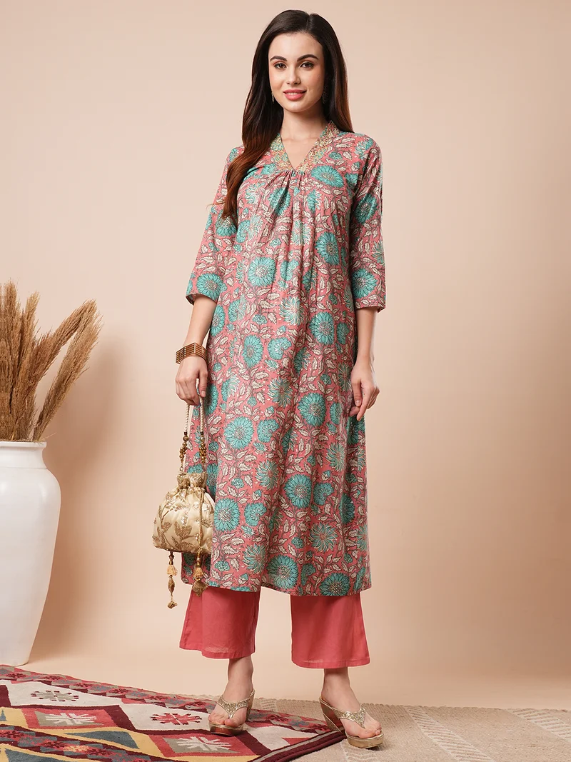 globus Women Floral Printed Regular Thread Work Pure Cotton Kurta With Trousers