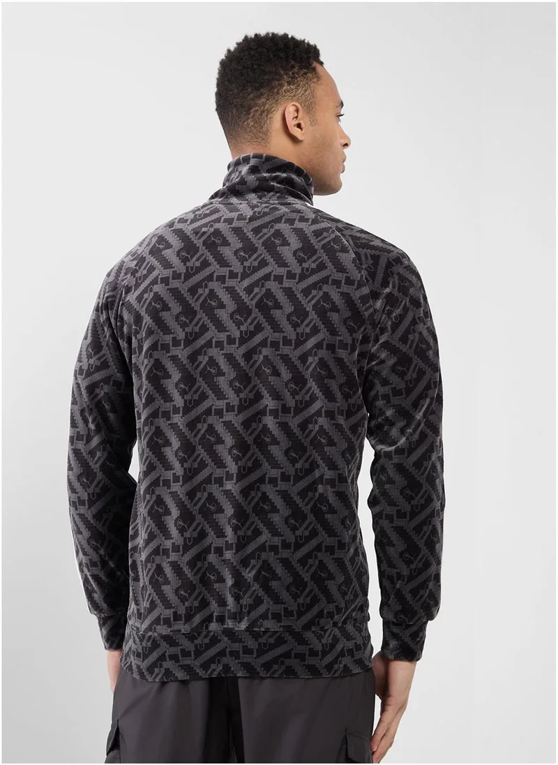 بوما سترة تتبع لعبة الحبار الأيقونية