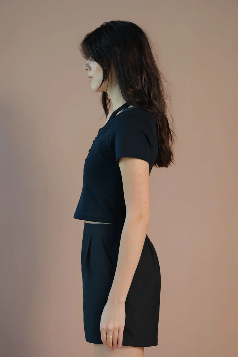 فيرجيو Solid Cotton Stretch Black Halter Neck T-Shirt for Women