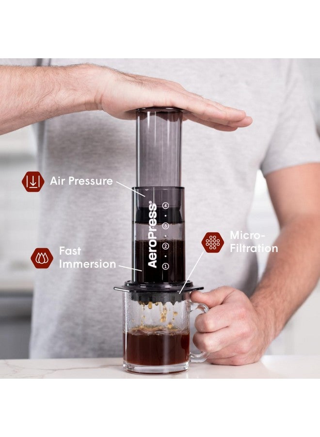 AeroPress آلة ضغط القهوة أيرو بريس باللون الأسود - طريقة تحضير 3 في 1 تجمع بين الضغط الفرنسي، الإسبريسو، والقهوة الكاملة بدون رمال أو مرارة، صانعة قهوة صغيرة محمولة للتخييم والسفر، باللون الأسود - Image 2