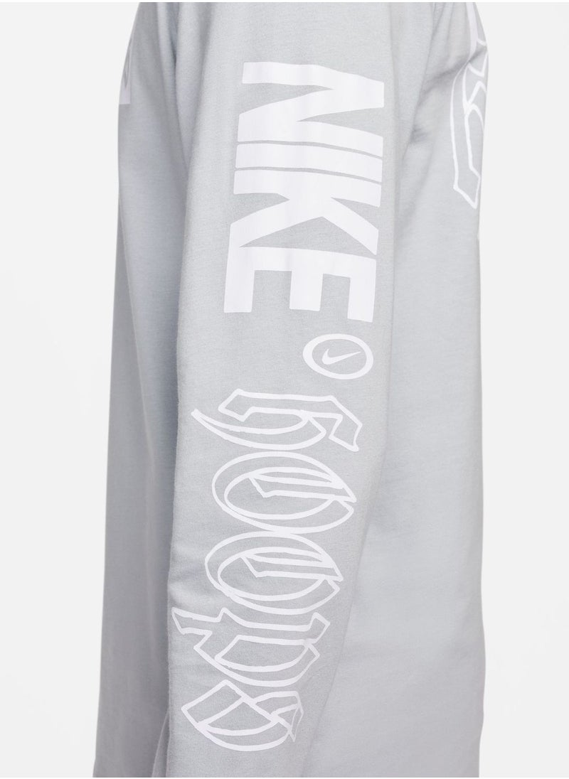 Nike - Essentail Sp24 T-Shirt - Image 1