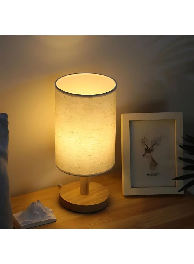 زينتورا مصباح طاولة جانبي بضوء دافئ مع منفذ USB للشحن، غطاء قماشي وقاعدة خشبية، زر تشغيل - Image 1