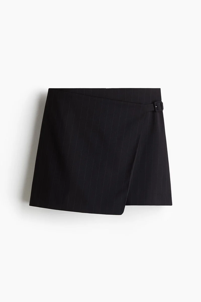 اتش اند ام تنورة بشورت داخلي بتصميم ملفوف