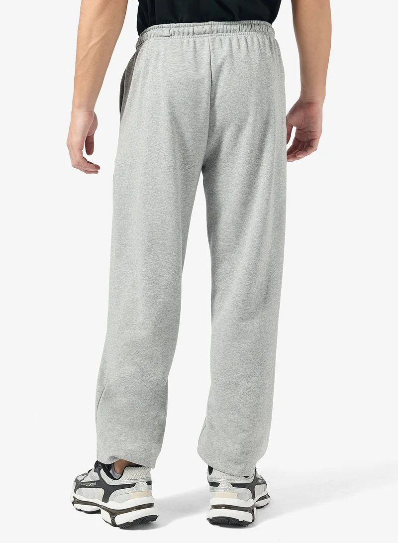 سفنتي فايف بيسيكس بنطلون رياضي واسع بتصميم ملصق