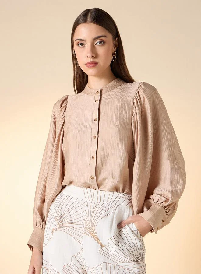 ايكونيك قميص بارز الملمس بياقة ماندارين وأكمام طويلة من آيكونيك