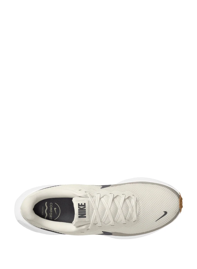 Nike Revolution 8
