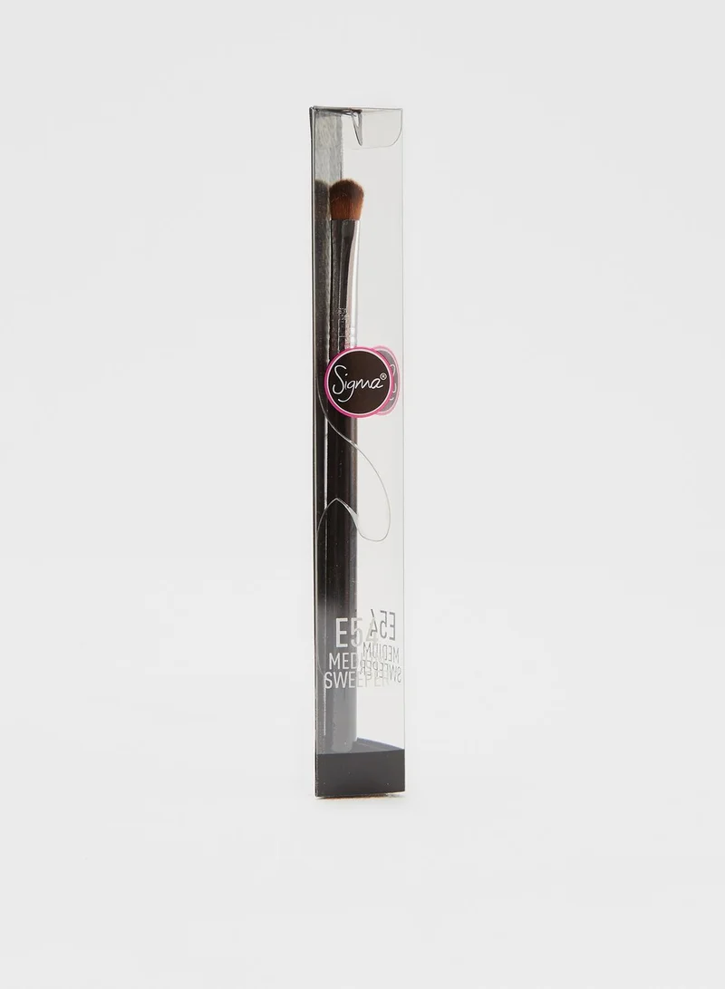 Sigma Beauty Medium Sweeper Brush