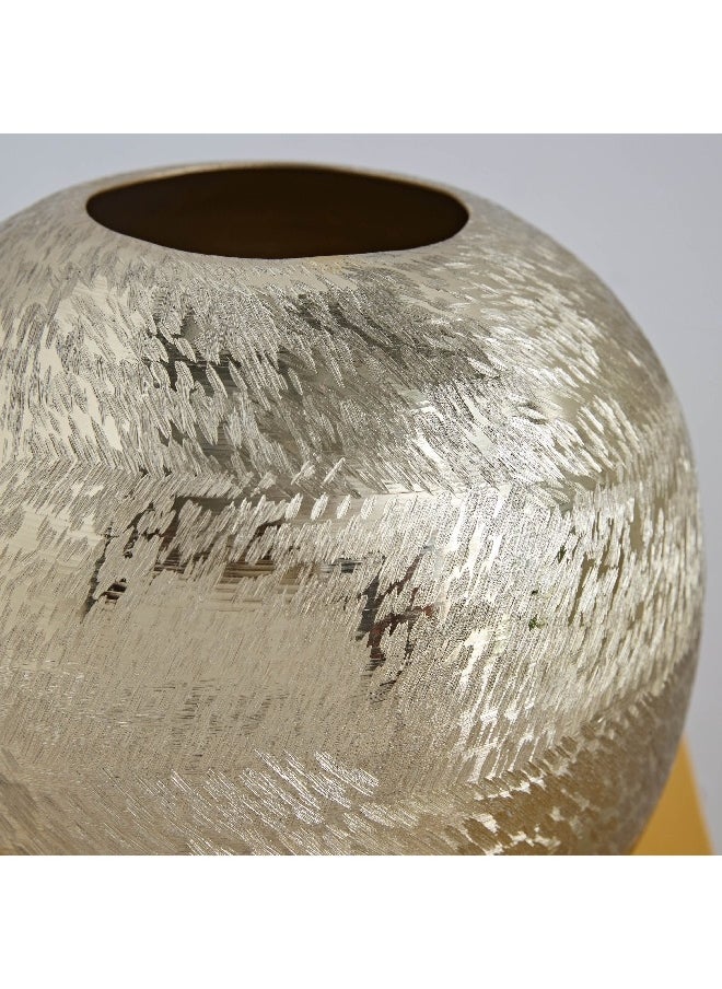 Catlyn Aluminium Textured Round Vase 24 x 23 x 24 cm - pzsku/Z7486EB7B70669A11E8A9Z/45/_/1729501352/59ee0e8a-1f88-425f-be4d-1d479a397df2