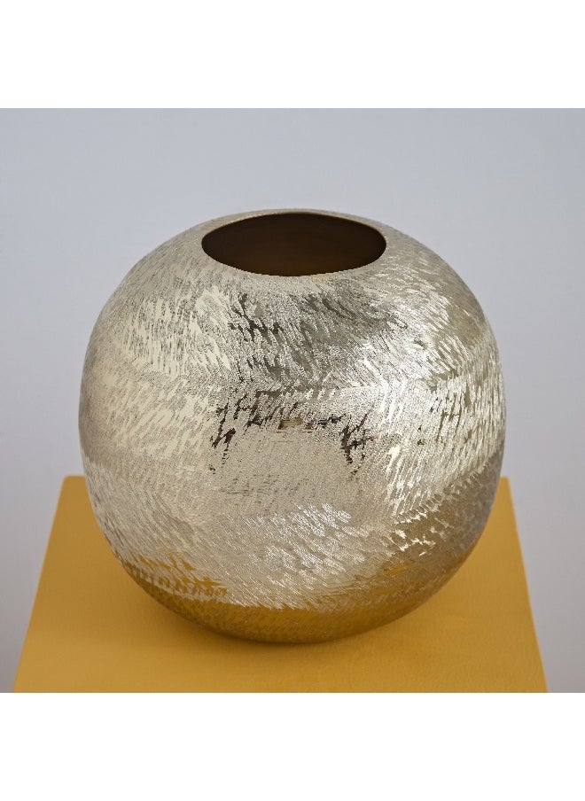 Catlyn Aluminium Textured Round Vase 24 x 23 x 24 cm - pzsku/Z7486EB7B70669A11E8A9Z/45/_/1729501353/97db05a9-84a0-4d3c-91d9-2a2b48de68df