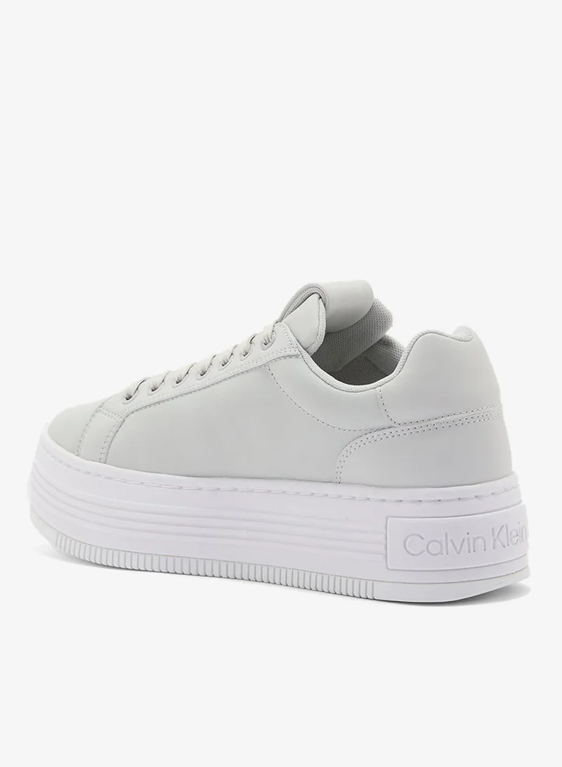 كالفن كلاين جينز سنيكرز بيرجن برباط علوي قصير