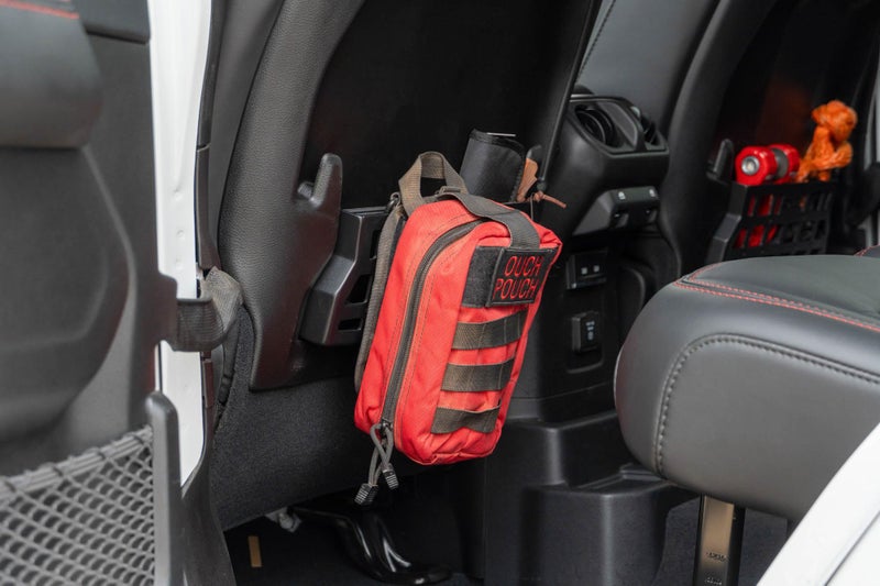 DV8 Offroad جيب رانجلر وغلادييتور روبكون/موجاف 2018-2025 | جيب DV8 أوف رود مع جيوب مولي خلفية | استبدال الشبكة الضعيفة من المصنع | تصميم مولي لتركيب المعدات والإكسسوارات | طلاء مسحوق أسود - Image 2