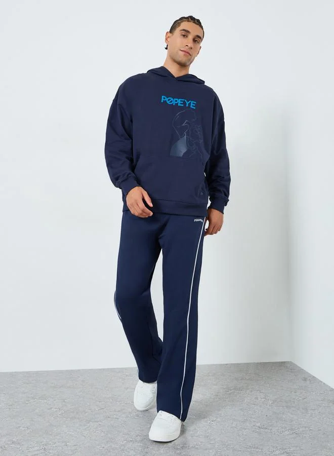 ستايلي جوغر بقصة واسعة وتفاصيل شريط