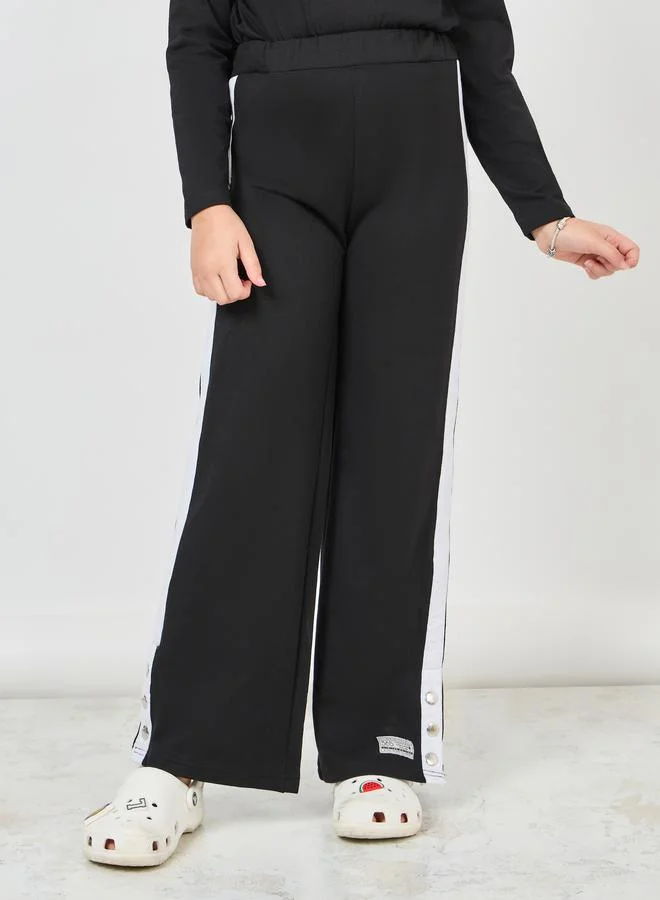 Styli Minimal Print Top & Side Striped Joggers Set